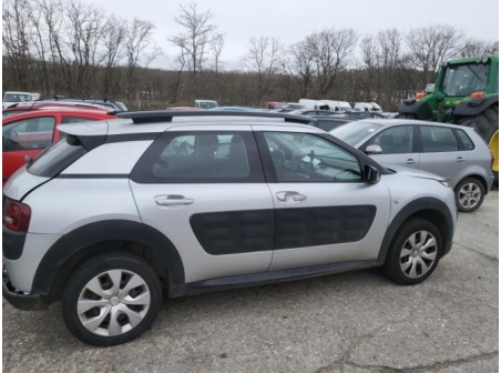 Vehicule-CITROEN-C4%20CACTUS-2016-41cda87875b6eda419004941dcc2d10262f4ee860f18d53830f758261e65ef15_m.jpg