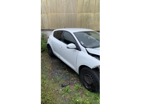 Vehicule-RENAULT-MEGANE%203%20PHASE%203-2015-470067c2e8d2449b2e7c317beb4e7ac01c9d204db00980000c7f20a92a0b4155_m.jpg