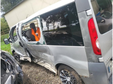 Vehicule-OPEL-VIVARO%201%20PHASE%202-2011-24cd937ebbaf32a9a7c7a1f78ff5f1a341a13c9602cd685e88a7f1817837e88a_m.jpg
