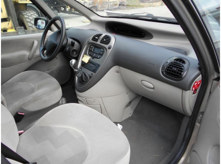 Vehicule-CITROEN-XSARA-PICASSO-PHASE-2-1-6-2005-0c947edc317758a7e109a000dacddbad18e470a6b89840b731472e3a8da8c015.JPG