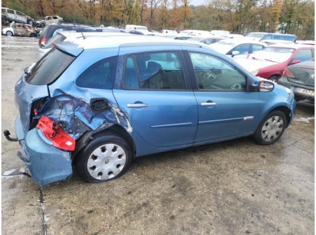 Vehicule-RENAULT-CLIO%203%20PHASE%202%20BREAK-2010-51555f3c05e9e138747a4ad0282187c82ce239ee03b44ac0cece6a972eeb47e8_m.jpg