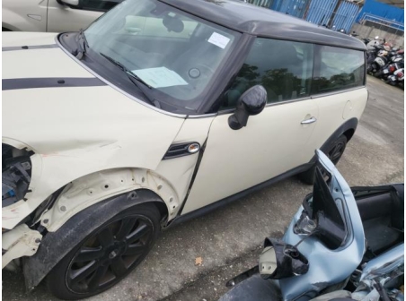 Vehicule-MINI-MINI%202%20R55%20CLUBMAN%20PHASE%201%20BREAK-2008-4f1fb49a9490f690ea5f261725a68361c4cdfcd1262b77d782b2b170fe83f51e_m.jpg