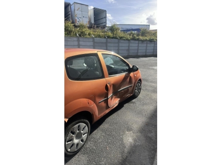 Vehicule-RENAULT-TWINGO%202%20PHASE%201-2007-9d7d586d5f05e65c2636a8374ac8abfaab18dc360bd697cd6899a301e20e6812_m.jpg