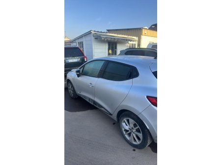 Vehicule-RENAULT-CLIO%204%20PHASE%202-2017-d366fa10d4675f1df733ac4c23a7766df6954ed3916a2f1465e92e70a93bea4c_m.jpg
