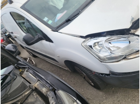 Vehicule-CITROEN-BERLINGO%202%20PHASE%203-2015-c88ed4b2f7d3024b2411a7ac59b819a438bcfc655b7295f3e9f4a87f4d6caa2b_o.jpg