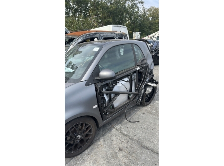 Vehicule-SMART-FORTWO%203%20COUPE-2018-7a1a77abe8cfa2177f62375b53b55ebe4ecc4f190b80d46c0c9ba0378d8b40a6_o.jpg