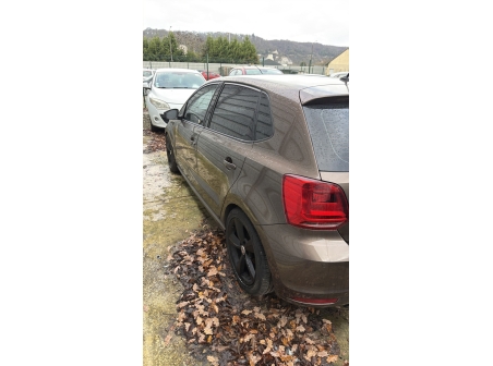 Vehicule-VOLKSWAGEN-POLO%205%20PHASE%202-2015-707318111a2cb6a21260d26bd6f50e23e010b18542e1b4ed7c89f1bad21e057d_o.jpg