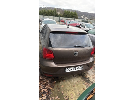 Vehicule-VOLKSWAGEN-POLO%205%20PHASE%202-2015-fc2bcee8c6c35e5c92afbecab9dbeb6adb34ac50373313330739d9ac64af6754_o.jpg