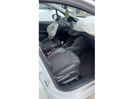 Vehicule-PEUGEOT-208%201%20PHASE%202-2018-cb6ab1bbeaec5a25e443729e7ee54cd13bf3f0c521df5891f2ceaf11b6a87474_o.jpg