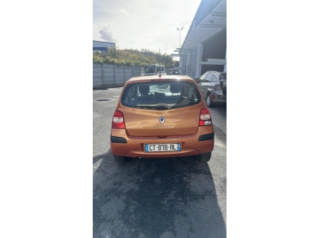 Vehicule-RENAULT-TWINGO%202%20PHASE%201-2007-b0c327117282256f62f3aac0927dee58de1d0793cacfd1bb6478e6d89a1d0769_m.jpg