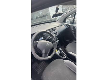Vehicule-CITROEN-C3%202%20PHASE%202-2013-d43aef04d967c2fbbb2dfca45e128df66bb539c7c69771b81977971a7fae7f47_o.jpg