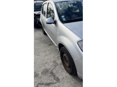 Vehicule-DACIA-SANDERO%201-2010-c45c616d43bcb9577b05d8b4a2c2bbbf66e48aa19377653376cac7fbbb740b55_m.jpg