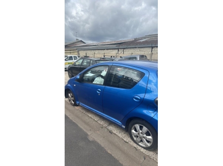 Vehicule-TOYOTA-AYGO%201%20PHASE%202-2010-5c0439c00b92b0b3cc5280e131b1eb84923f8de3ce084445578a8d06a7dfbcd2_m.jpg