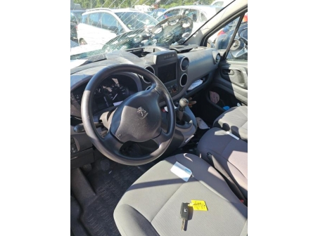 Vehicule-PEUGEOT-PARTNER%202%20PHASE%203-2017-1555c700a2056f195884f48e73d512d1189443f2b1e02b17756dac602fde8954_m.jpg