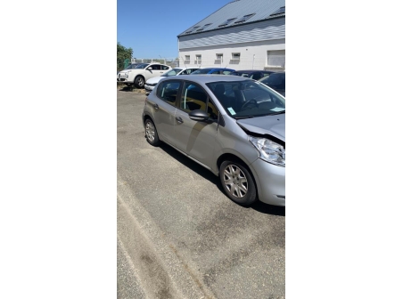 Vehicule-PEUGEOT-208%201%20PHASE%201-2013-724946ea60df47de27fd8d94b11c374e79d52cde30428604477d19f83fb1027c_m.jpg
