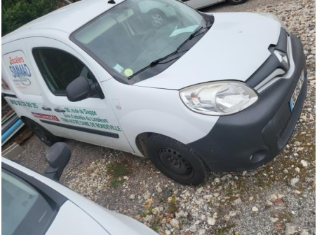 Vehicule-RENAULT-KANGOO%202%20PHASE%202-2015-9e797508b324b00388db89f1c479794cb2d4e7c65038fdcb162392f951e65ee0_m.jpg