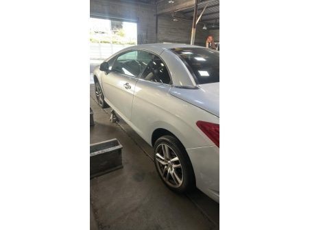 Vehicule-PEUGEOT-308%201%20PHASE%201%20CABRIOLET-2009-c562b4bdb220354a0cd5f5996f142f456e86e121ec93fb2c54af4a5940576cc9_m.jpg