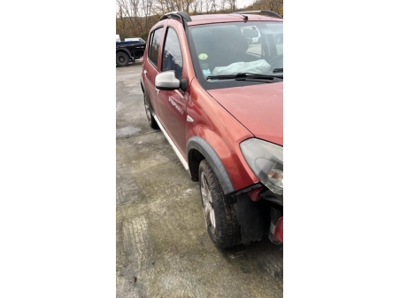 Vehicule-DACIA-SANDERO%201-2012-764b6bfc36cb2899ca3f516424d17c98b512d78489c879db5c71b3ee5950d429_m.jpg