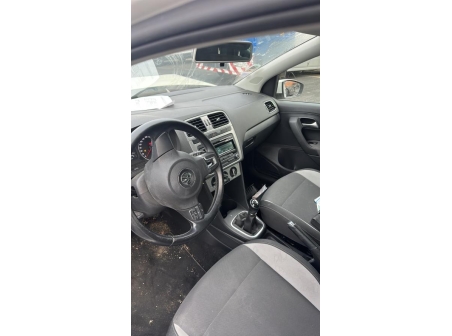 Vehicule-VOLKSWAGEN-POLO%205%20PHASE%201-2013-bec0a853762248a5ce62db4c2c7c3067373503566afa23d1cf958a0e233953b5_m.jpg