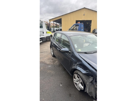 Vehicule-VOLKSWAGEN-GOLF%206-2009-41685896aa25f1b4f2e4775178891fa28d924dadaffd9c7b7d665ca1980fa951_m.jpg