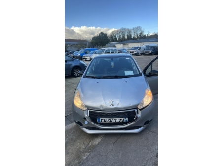 Vehicule-PEUGEOT-208%201%20PHASE%201-2013-0327558ba7dcb48274d3b17f6f0d1e7a682222a80e8f6dcbd85d30e4ecaad193_m.jpg