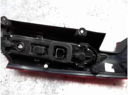 119594734-6cb5ec1d-2ca0-45dd-aedd-c085211dbf3b-Piece-119594734-Feu-arriere-principal-gauche-8200419949-RENAULT-KANGOO-2-PHASE-1-15-DCI-8V-TURBO-3ec10c1bae3f05fac332de7f43785d28da03aa4ce571ae2eafaa206d1d230022_m.jpg