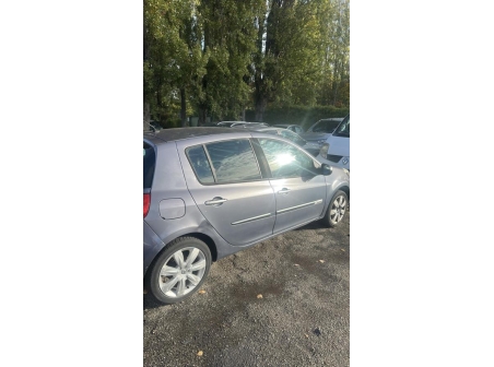 Vehicule-RENAULT-CLIO%203%20PHASE%202-2009-f2fad63d3d34bea18e8779993c7072c01f24af7e8a0a7986045c27faa053df38_m.jpg
