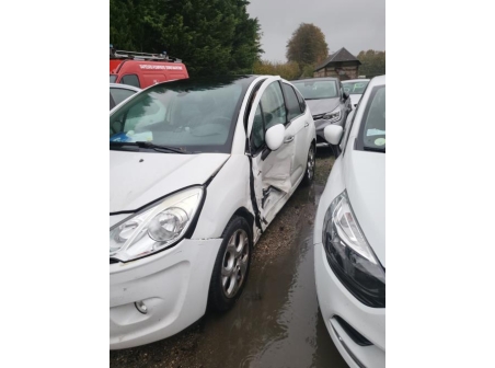 Vehicule-CITROEN-C3%202%20PHASE%201-2012-b087950bfbdf26156ce10de7a79db0503d2a1e56520ae33d8542169ce0f1a05c_m.jpg