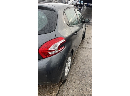Vehicule-PEUGEOT-208%201%20PHASE%201-2014-8325fc0a30017528c535094a2d1300151c7d1d26d26f2d18d0b4d8ae51942600_m.jpg