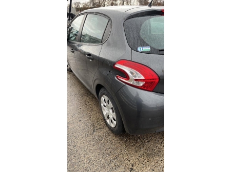 Vehicule-PEUGEOT-208%201%20PHASE%201-2014-10e3799ba4207376f735f3a453a53c1fdebae92f37c0fa72634e6091e0f0a9ca_m.jpg