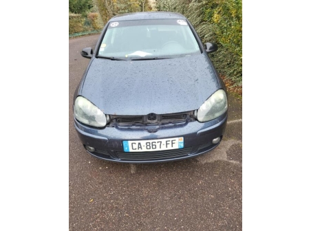 Vehicule-VOLKSWAGEN-GOLF%205-2004-171c25b9c1f9e0c268d977e9174192f54ffea7c1879290471dea4d2a872fcbe8_m.jpg