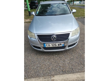 Vehicule-VOLKSWAGEN-PASSAT%205-2007-454ce9478b7b44a5474060446488fb326c51ad09d6fddb17f04250d4ab15df4a_m.jpg