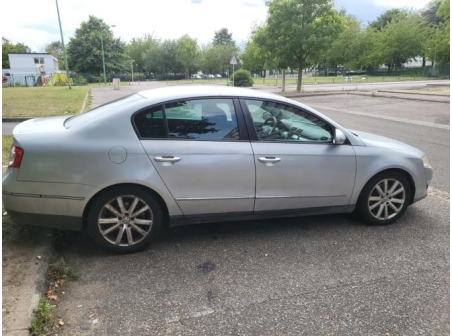 Vehicule-VOLKSWAGEN-PASSAT%205-2007-67be8e764e06c09d917bdea4ca1118e087f9e5ff833f0dcd89b77767da4ddf84_m.jpg