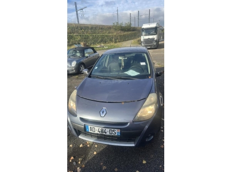 Vehicule-RENAULT-CLIO%203%20PHASE%202-2009-ee8e485875c1d904b4165f4743507170acd41516e3d3deda8035979e572e0302_m.jpg
