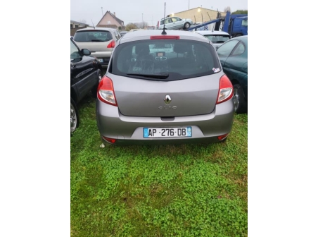Vehicule-RENAULT-CLIO%203%20PHASE%202-2010-7ed407002c5e06fc5c8f74c6e3de11d9841dd94446e4a2446c1dea5acf789a57_m.jpg