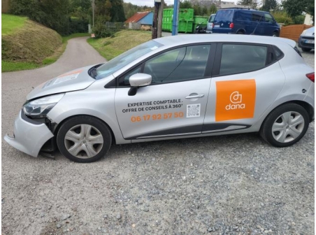 Vehicule-RENAULT-CLIO%204%20PHASE%201-2015-f28a44e0c10f7bf4a5ee92017fa9ba428de3f02c6b5c88bd89abfbc2d9c76306_m.jpg