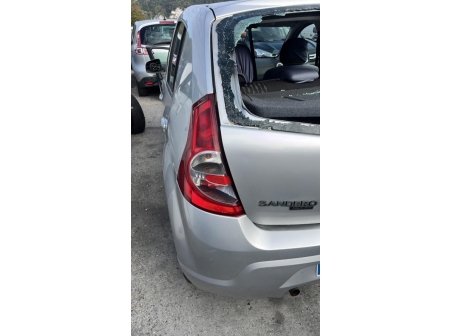 Vehicule-DACIA-SANDERO%201-2010-152a35e1380ddf99436797311a2b7fd801bf78a5d60962703bc7f54fe50481dc_m.jpg