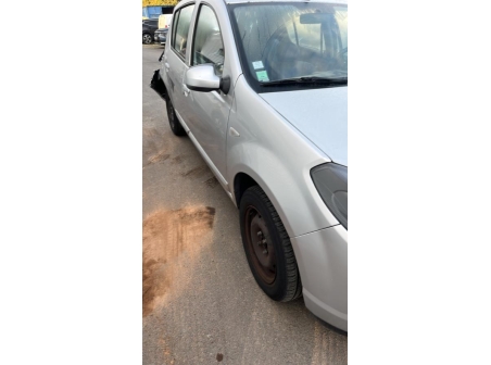 Vehicule-DACIA-SANDERO%201-2010-a656adbcc9ea62cb366c32289a263973535dae6159863b6c99a77035ce357302_m.jpg