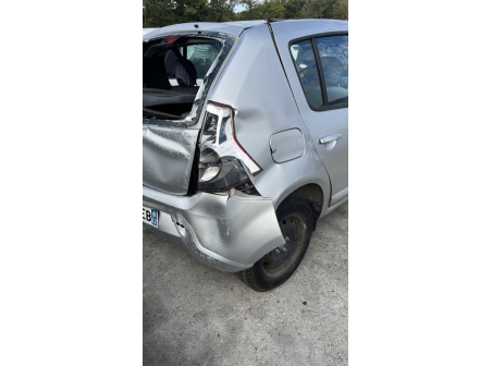 Vehicule-DACIA-SANDERO%201-2010-2956ce88b0fd9c598a3c8817299bf02b012f667651563f4e5d1e7528a22e489f_m.jpg