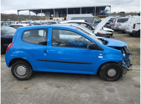 Vehicule-RENAULT-TWINGO%20-2012-7f7322f315c00faab05ac6ec3ae9b6ed2d25d246447e0fc4c022cd91b2891491_m.jpg