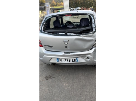 Vehicule-DACIA-SANDERO%201-2010-92f2c04f1e10bd21665c7950591c0f649d774fe88418800f8cff7feb4cc67017_m.jpg