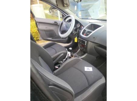 Vehicule-PEUGEOT-206+-2010-d523db5f760aae4cf1f07737f82cc92fb61b76e745ab39ec782295bfbf84c2a5_m.jpg
