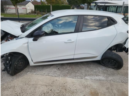 Vehicule-RENAULT-CLIO%205%20PHASE%201-2024-8f2c8692a64cb81fc7f0108365a5324af01ccc60cdb1311a336a1066db527762_m.jpg