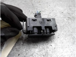 117324465-ecf7a758-928c-4b96-a7c6-fda924853f1b-Piece-117324465-Bouton-de-warning-252100622R-RENAULT-TRAFIC-3-COURT-PHASE-1-16-DCI-16V-TURBO-b5ceacc8d70d54da1b52429632795dd0f8d76bdba2fc3ffdebac866e76609b13_m.jpg 2