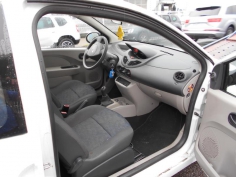 Vehicule-RENAULT-TWINGO-II-PHASE-1-1-5-2009-67edbd8c6dffb07a6845f9bac2e7725b383da5ff10a1f19538ce9e32cdde2dc0.JPG 2