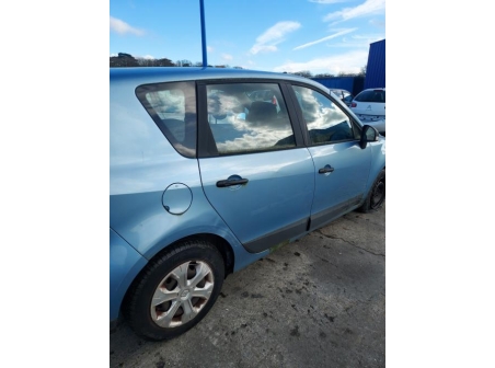 Vehicule-RENAULT-SCENIC%203%20PHASE%201-2009-2eb2a98cfb0472d07e0bbbf1189fd622f433049096911ca14b502ebdf0804517_m.jpg