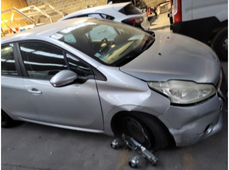 Vehicule-PEUGEOT-208%201%20PHASE%201-2013-68a523aa40f6c1b7a2ee9edace76b30dd0133ada12be07f96630cadba2b3af9e_m.jpg