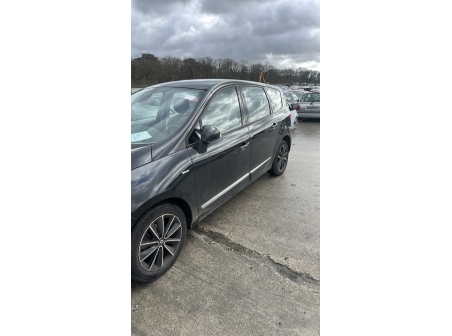 Vehicule-RENAULT-GRAND%20SCENIC%203%20PHASE%202-2012-bf77cdc5e0bcee03fd1eeb57a880f01c5e6f45b75c4b13f3dd6570dfb14f028a_o.jpg
