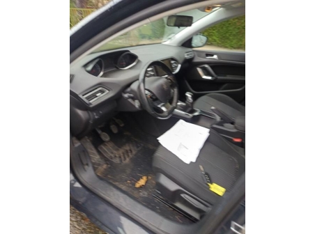 Vehicule-PEUGEOT-308%202%20SW%20PHASE%201%20BREAK-2014-a9cd7846ef196b617baa4938a70db675e3e51583026fe2f9c23aabe22076a984_m.jpg