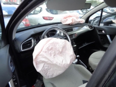 Vehicule-CITROEN-C3-2009-1-4-2011-0f88941bfb0d3833f85d1bbfd494926e9c484e8ce8215adee4cf703aa8f3878f.JPG 2